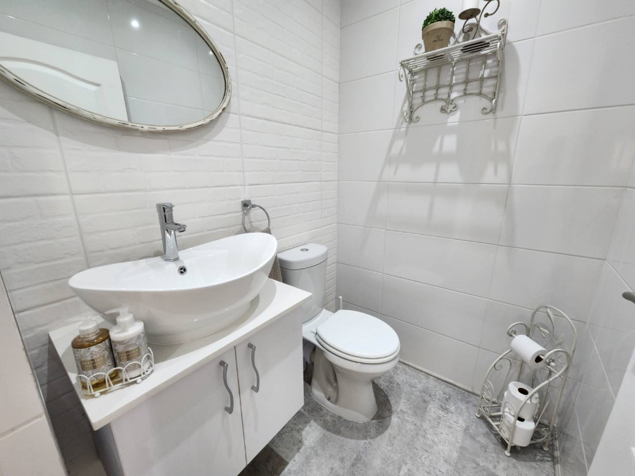 3 Bedroom Property for Sale in Vakansieplaas Western Cape